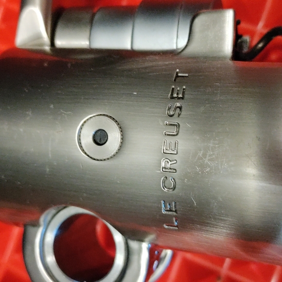 Le Creuset Dining Le Creuset Advanced Lever Bottle Opener Poshmark